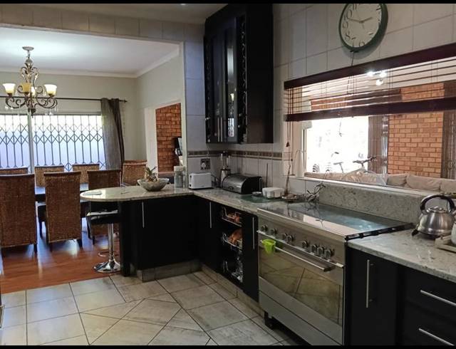 5 BEDROOM HOUSE FOR SALE IN BRACKENDOWNS